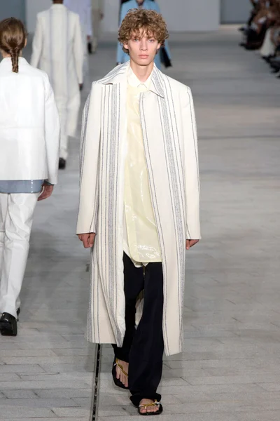 Look 43